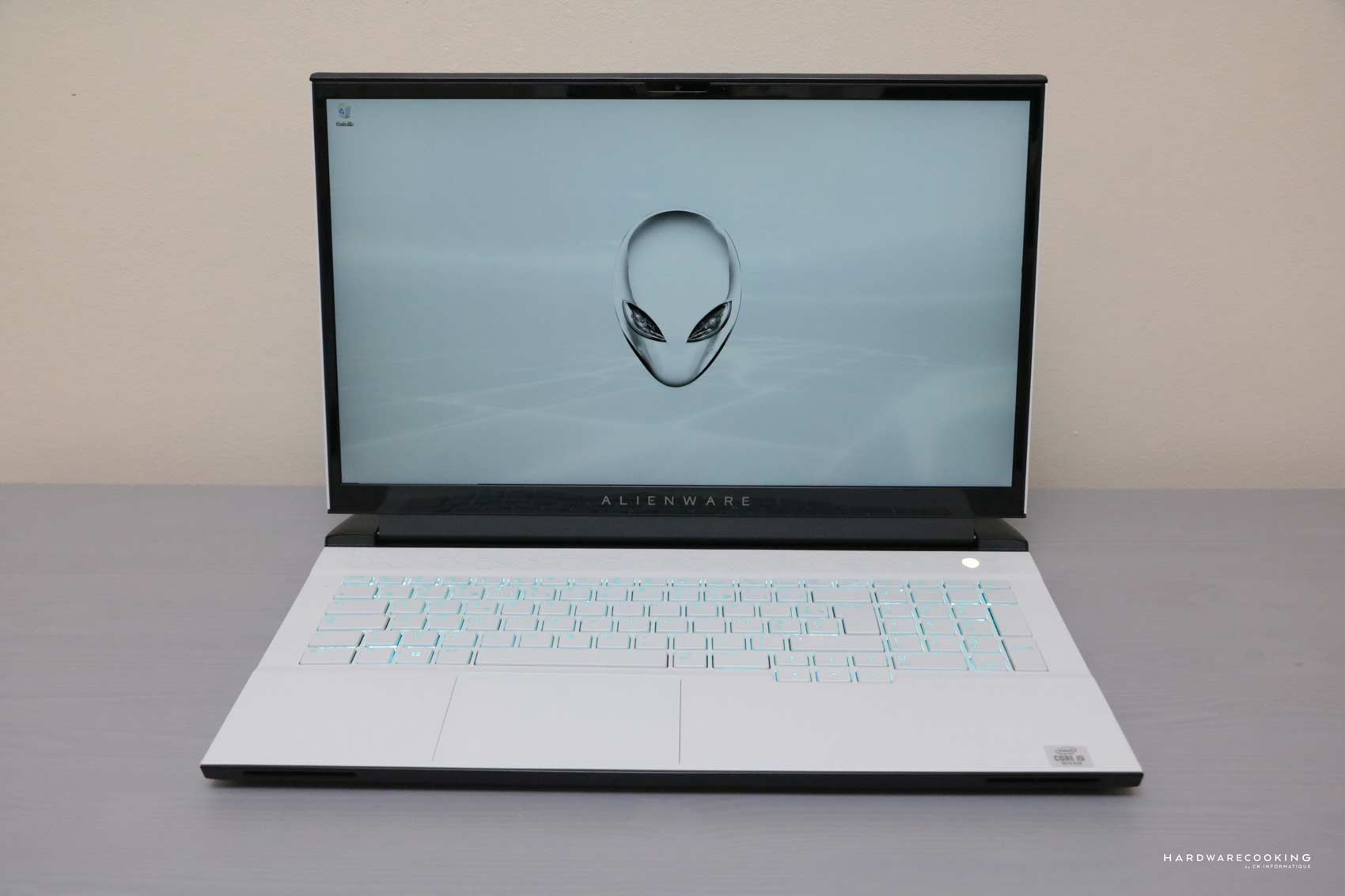 Test : Alienware M17 R3, ça chauffe, ça consomme, mais ça impressionne
